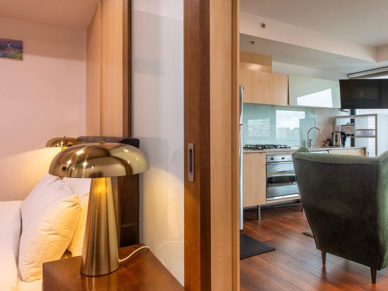 Sleek CBD Getaway – Near Southern Cross Station
