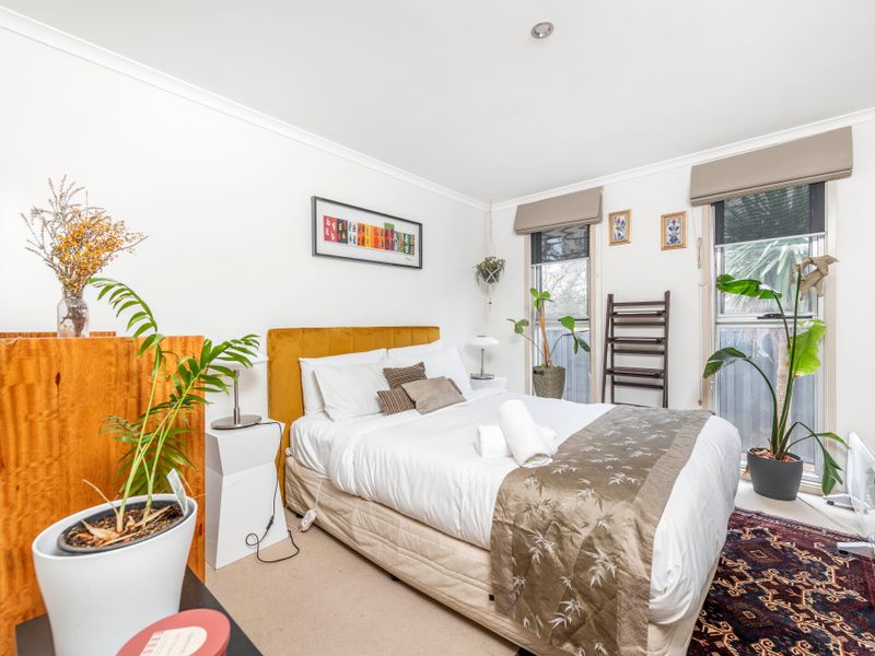 Wake up refreshed in this bright and comfortable bedroom