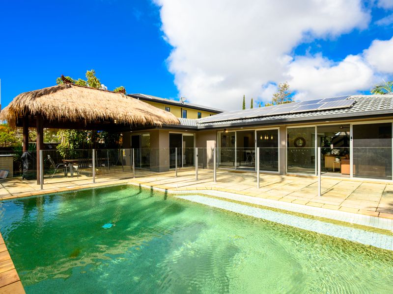 Sparkling pool for a refreshing dip