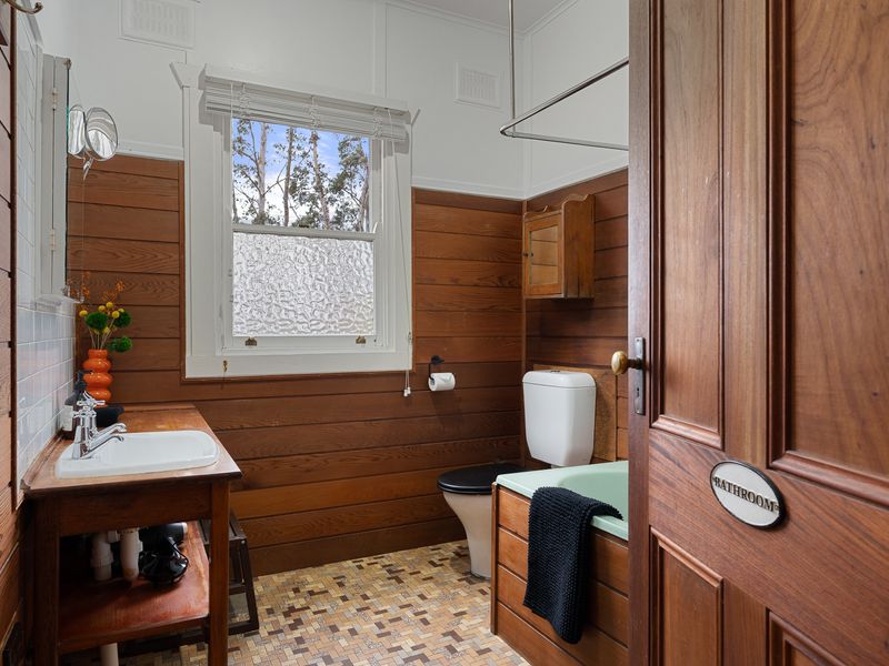 Practical bathroom designed for everyday comfort.