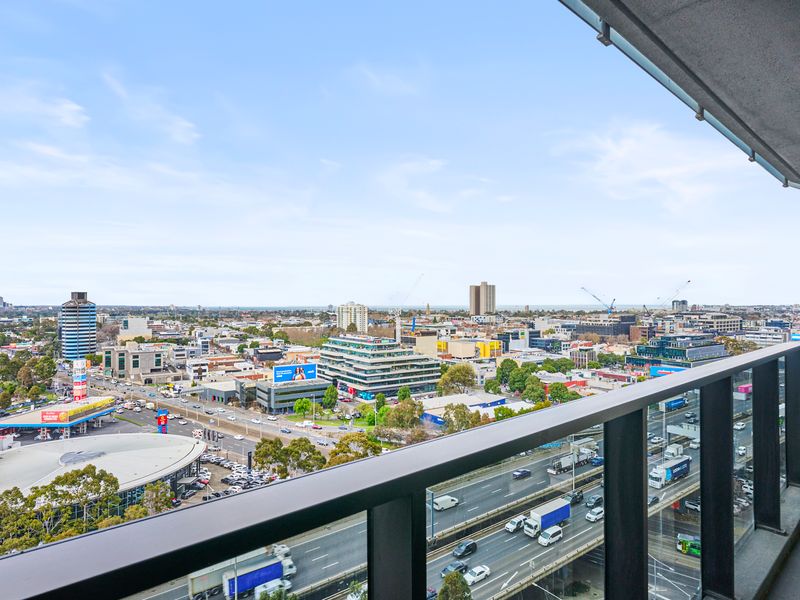 Step out onto your balcony and take in the sweeping skyline scenery.