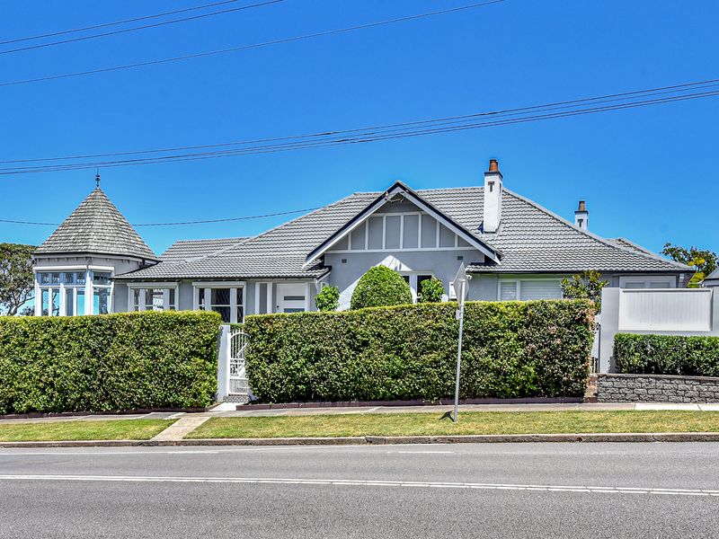 Merewether House 1910 – Iconic and Luxury Home