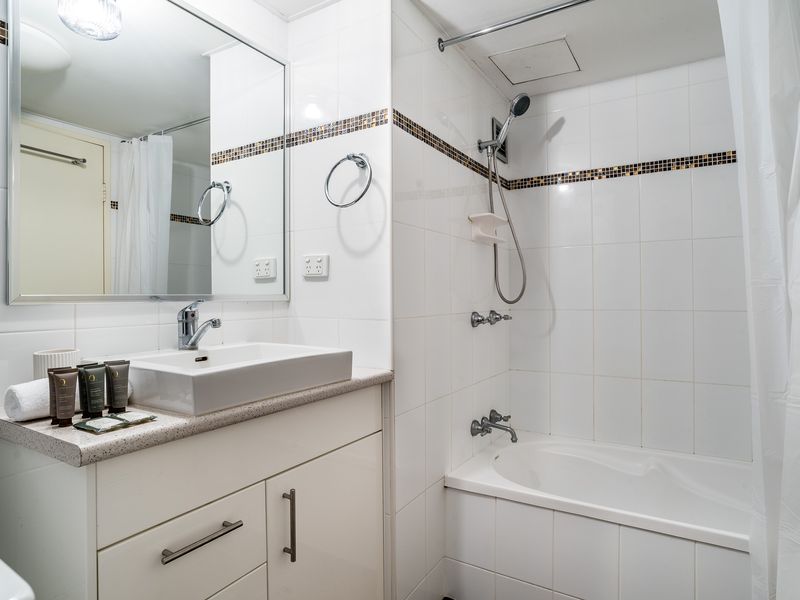 City Convenience & Comfort at The Abbey on Roma