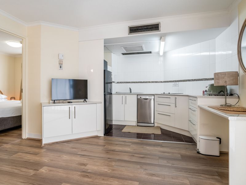 City Convenience & Comfort at The Abbey on Roma