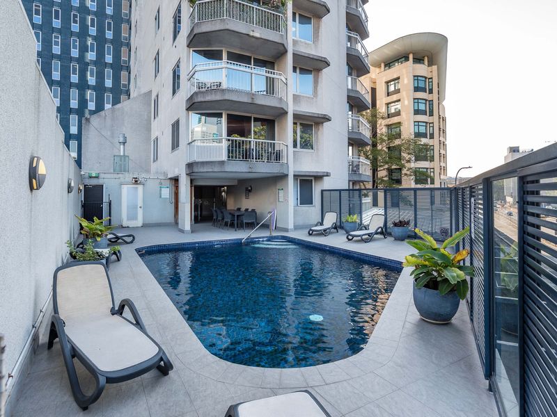 City Convenience & Comfort at The Abbey on Roma