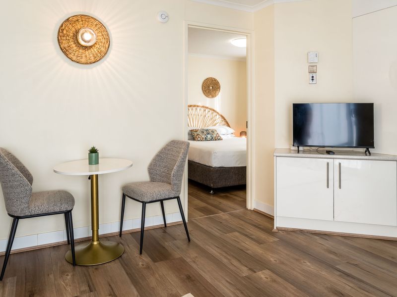 City Convenience & Comfort at The Abbey on Roma