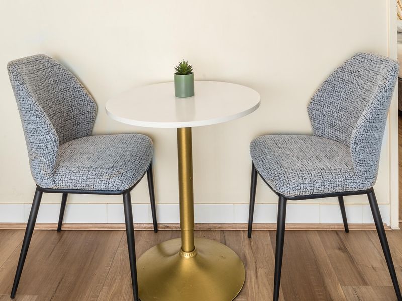 City Convenience & Comfort at The Abbey on Roma