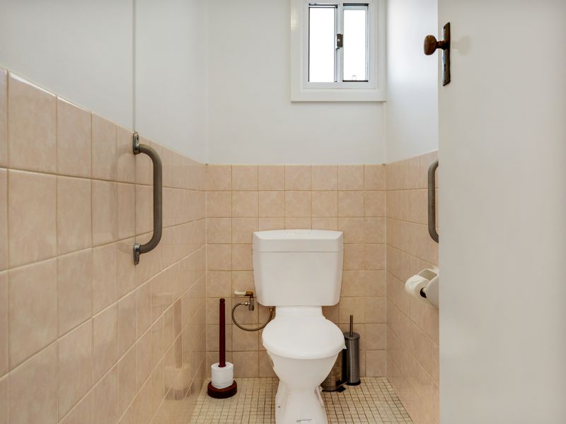 Batehaven Coastal Home Near Corrigans Beach