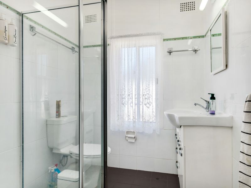 Well-maintained bathroom for a refreshing stay