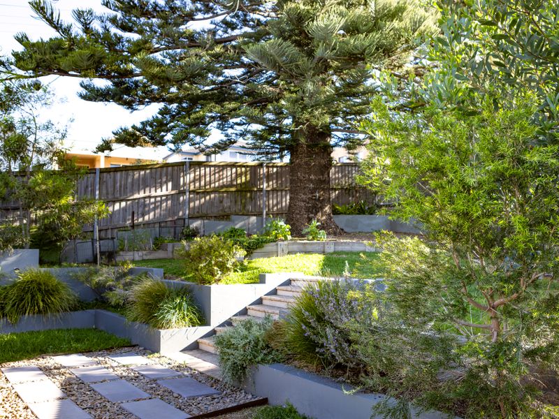 Relaxing Kiama Retreat with Garden & Comfort