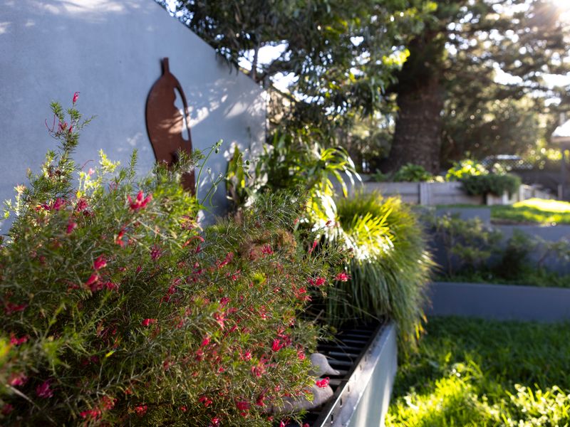 Relaxing Kiama Retreat with Garden & Comfort