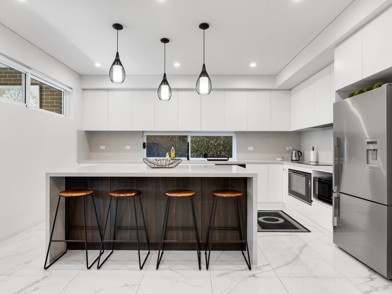 Modern kitchen with breakfast bench
