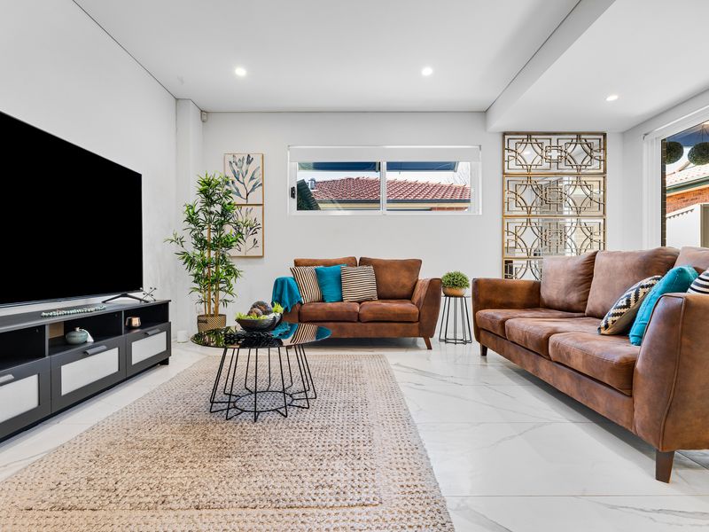 Spacious living area for everyone to enjoy.