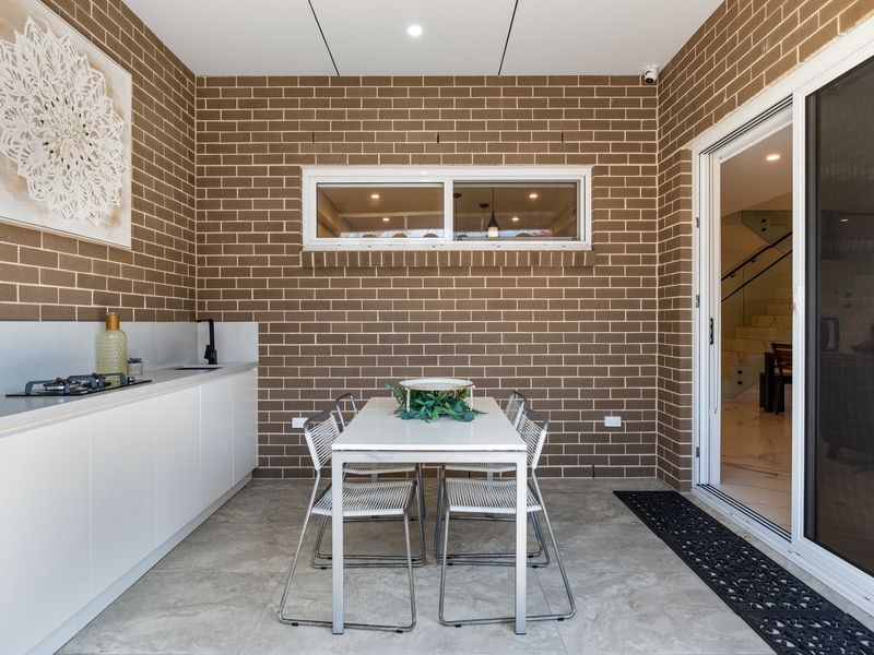 Alfresco meals in a private setting.