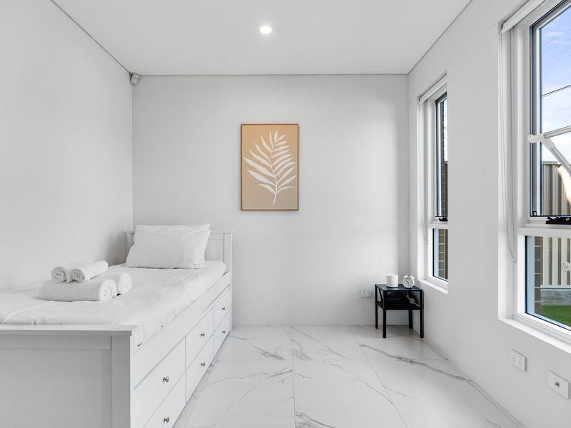 Functional bedroom with single and trundle setup