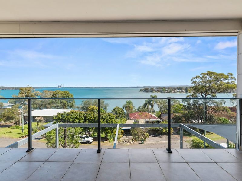 Breath taking Bay Views Private Pad Spacious