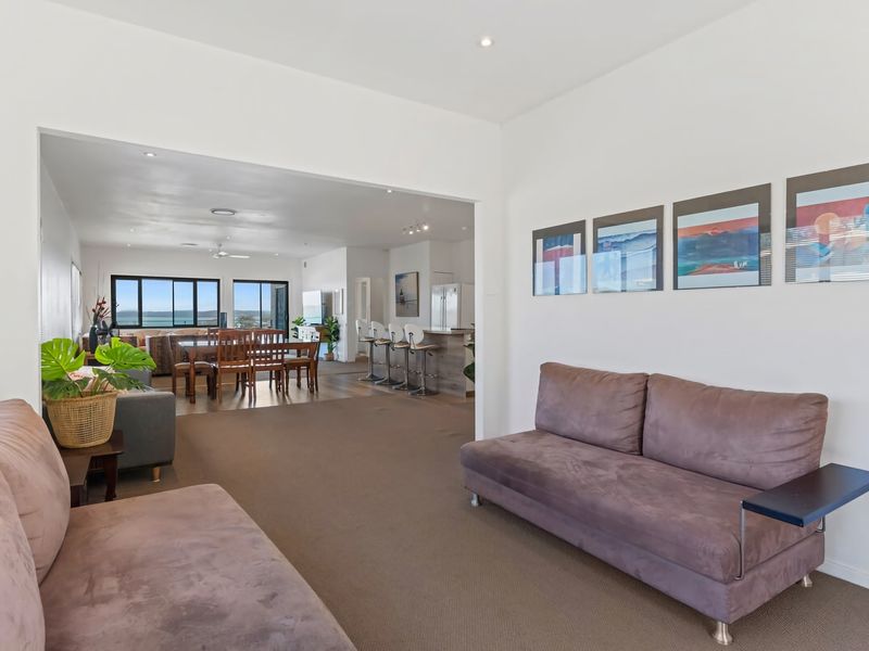 Breath taking Bay Views Private Pad Spacious