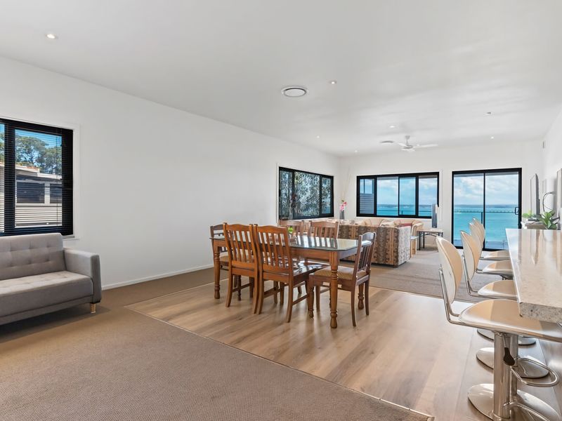 Breath taking Bay Views Private Pad Spacious