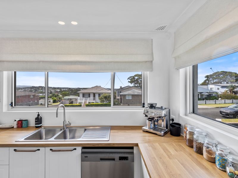Modern kitchen with sleek finishes and everything you need