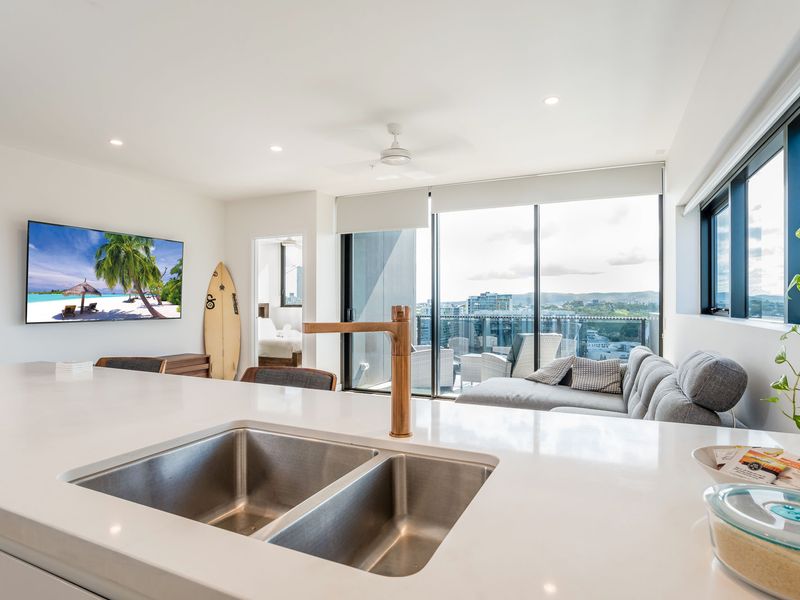 Bright Bowen Hills Apartment, Close to City Life