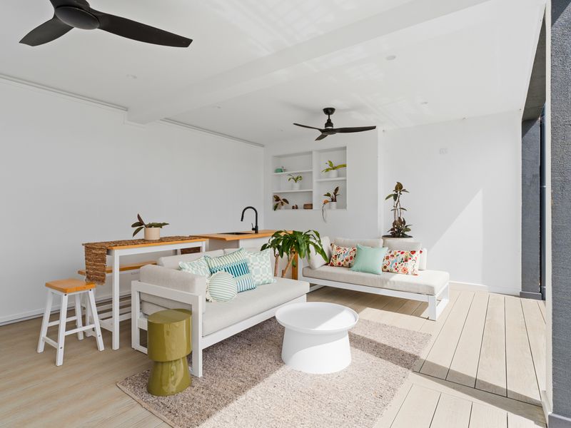 Spacious living area for groups