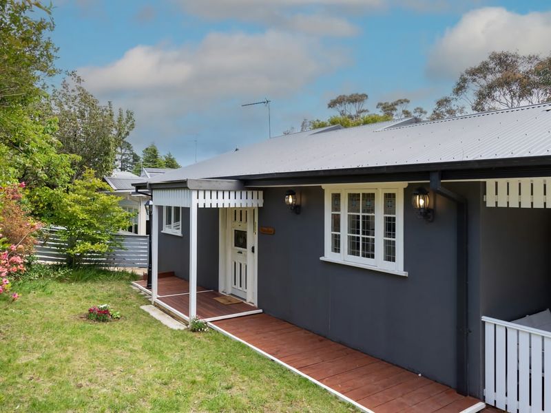 Cosy Modern Blue Mountains Cottage Katoomba