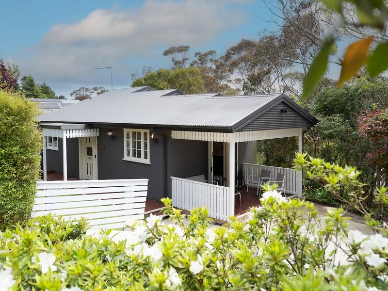 Cosy Modern Blue Mountains Cottage Katoomba