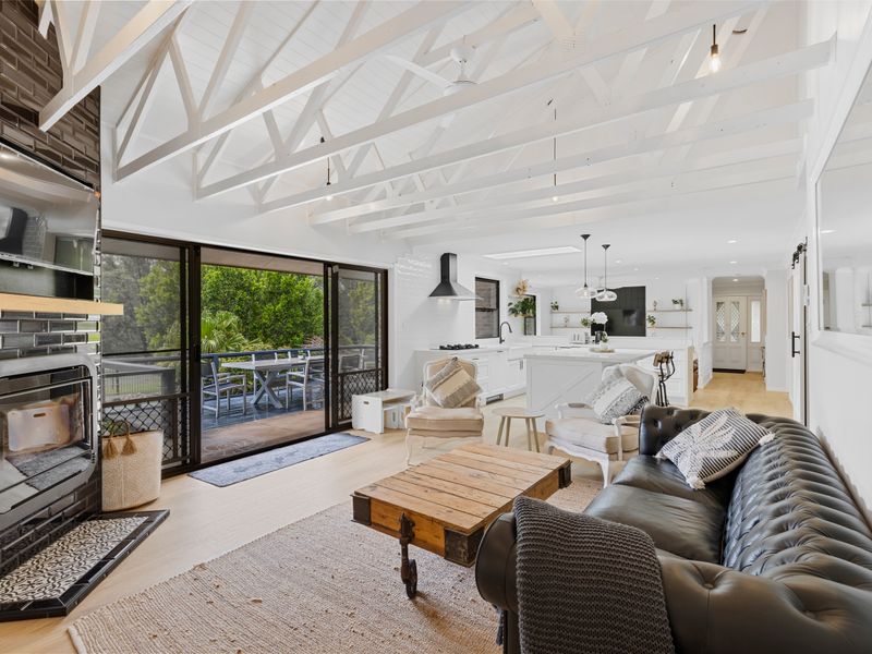 Spacious open-plan living with seamless indoor–outdoor flow