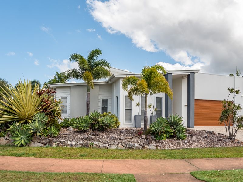 Street view of your private Sunshine Coast escape