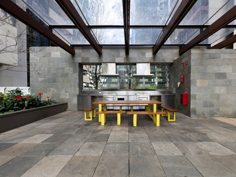 Skyline Escape Melbourne City Views