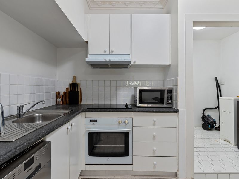 Microwave, kettle, and cookware for convenient stays