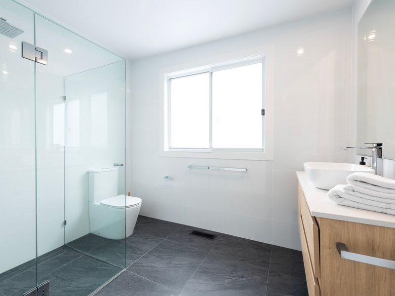 Sparkling shower ready for a post-beach rinse.