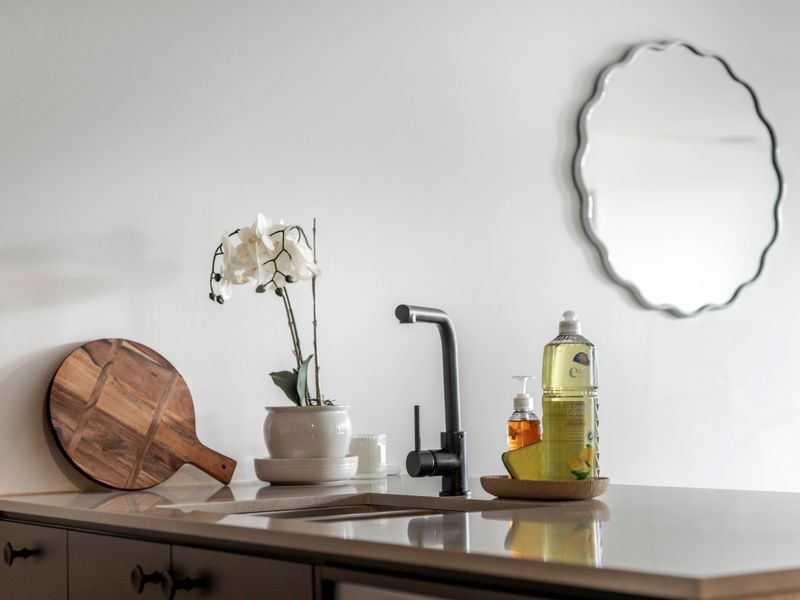 Chic styling details that elevate the apartment experience