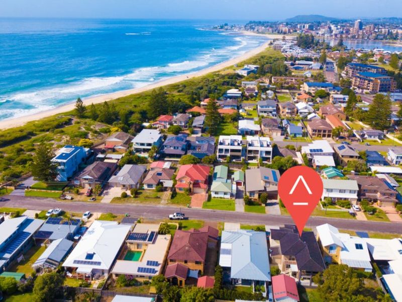 Beach Break at The Entrance.