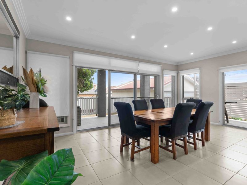 Stylish dining area with a welcoming atmosphere