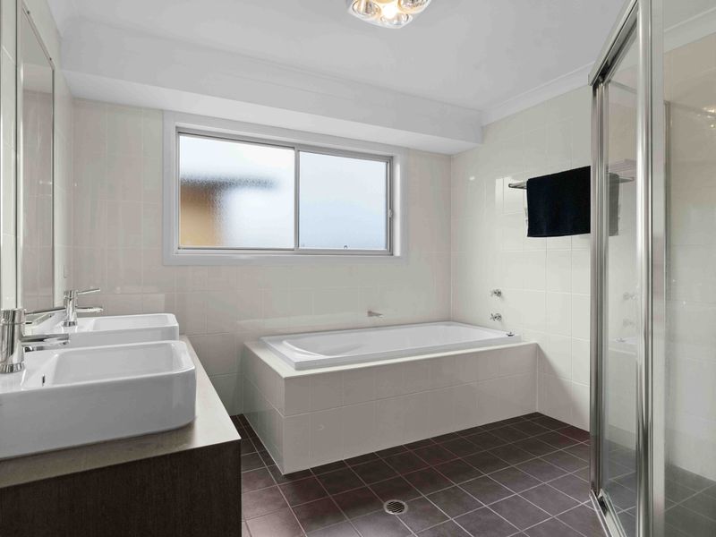 Where bubbles meet bliss: shower, soak, and unwind.