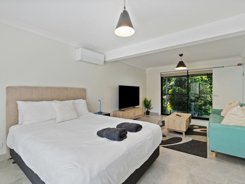 Restful queen bed setup for a great night’s sleep