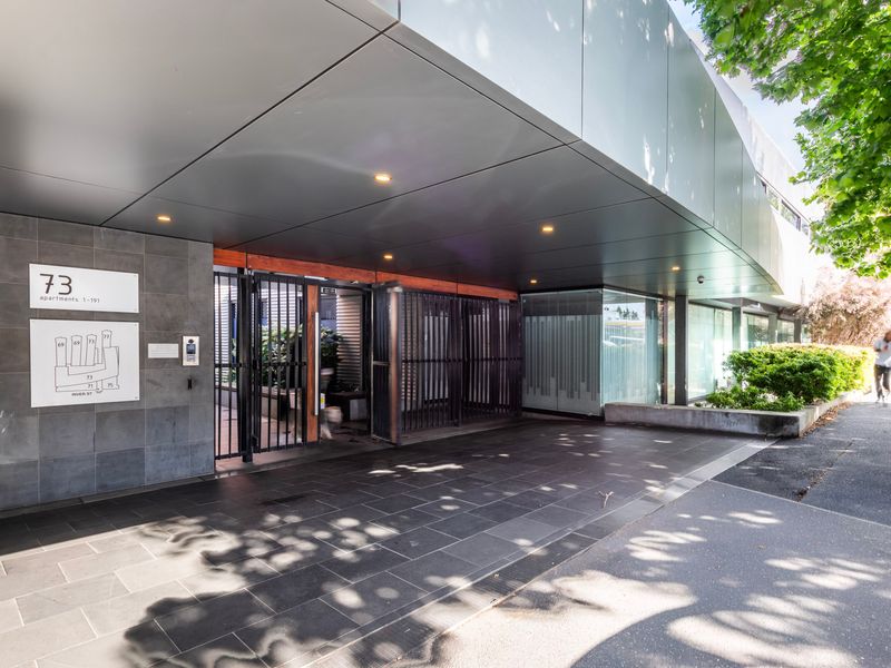 Secure building entrance