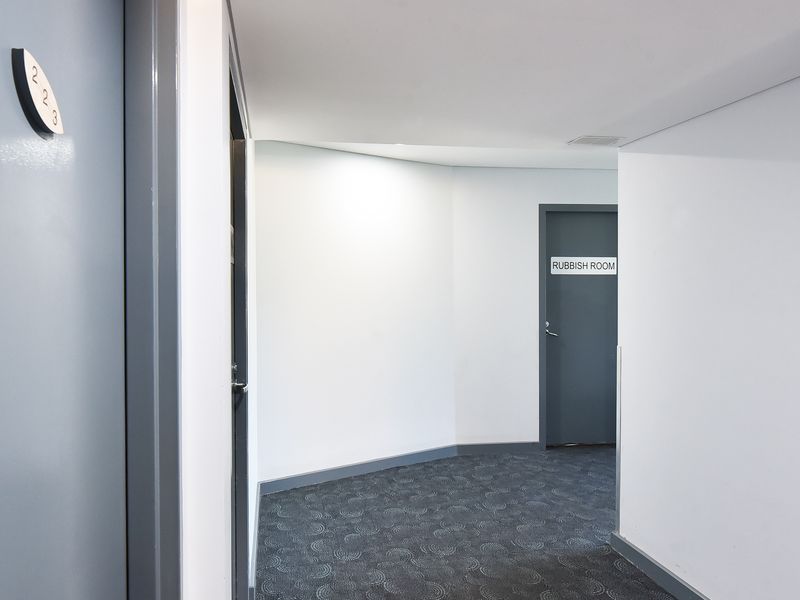 Secure hallway entry for a smooth and safe arrival