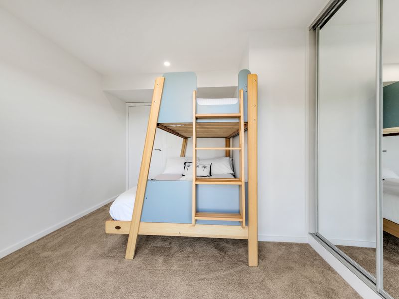 Cozy bunk bedroom perfect for families
