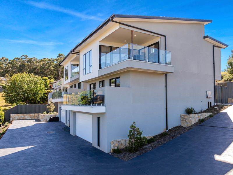 Modern coastal townhouse with spacious balcony