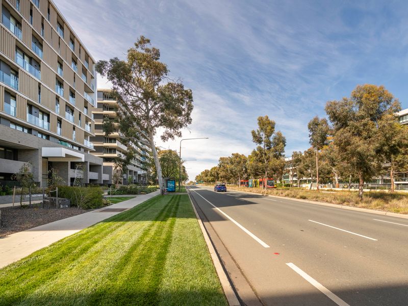 Well-kept street frontage offering easy access and a welcoming arrival.