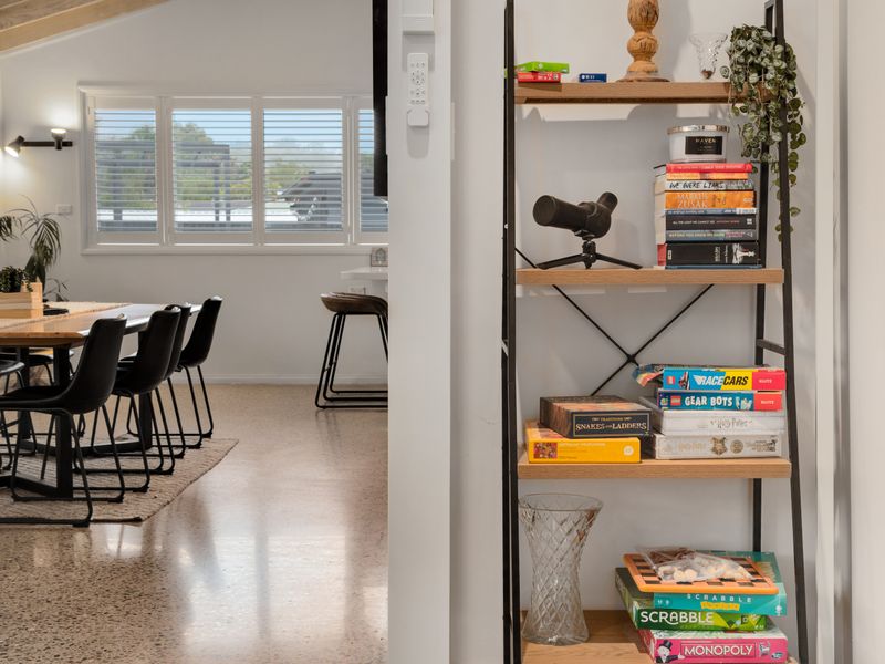 Flexible space for dining or remote work