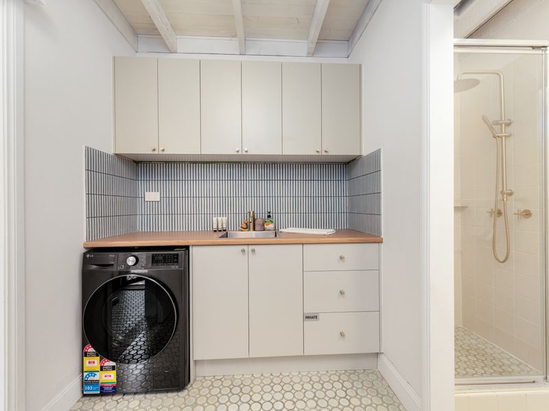 Clean and functional vanity with modern finishes