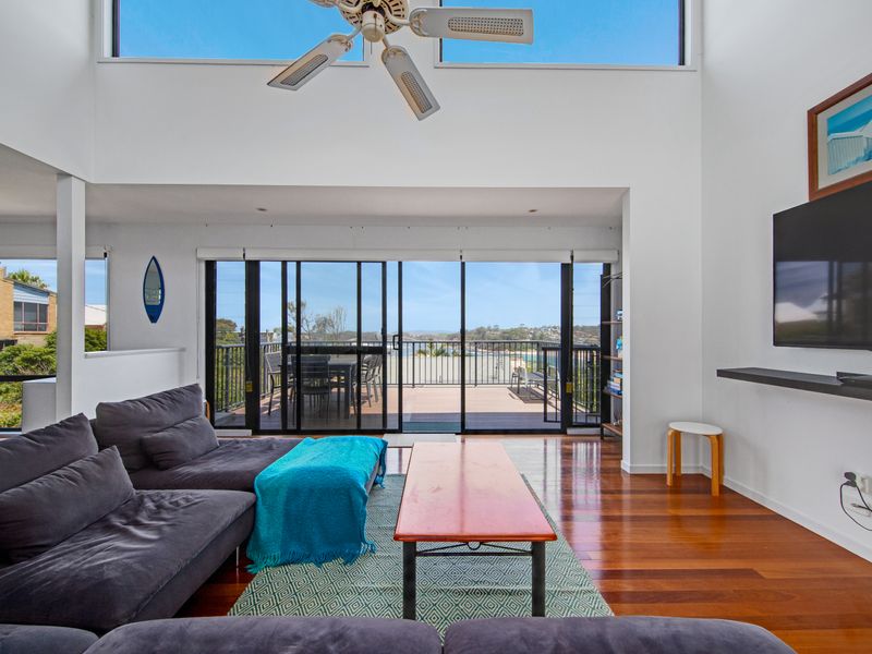 A breezy lounge for laidback moments