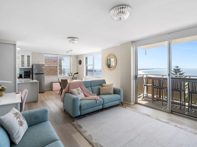 Cozy Living Room with Comfortable Seating