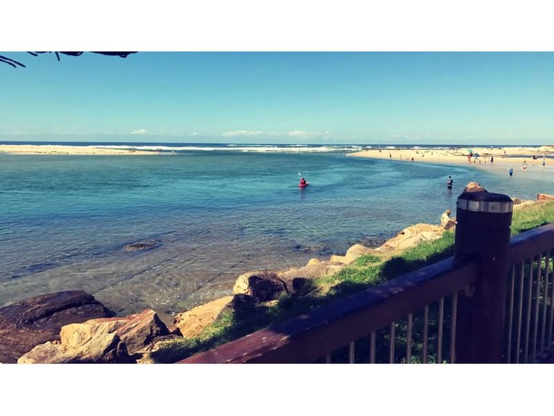 Bright Beachside Escape at The Entrance