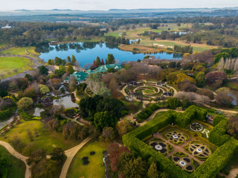 Nearby Botanic Garden offering beautiful walking paths and views