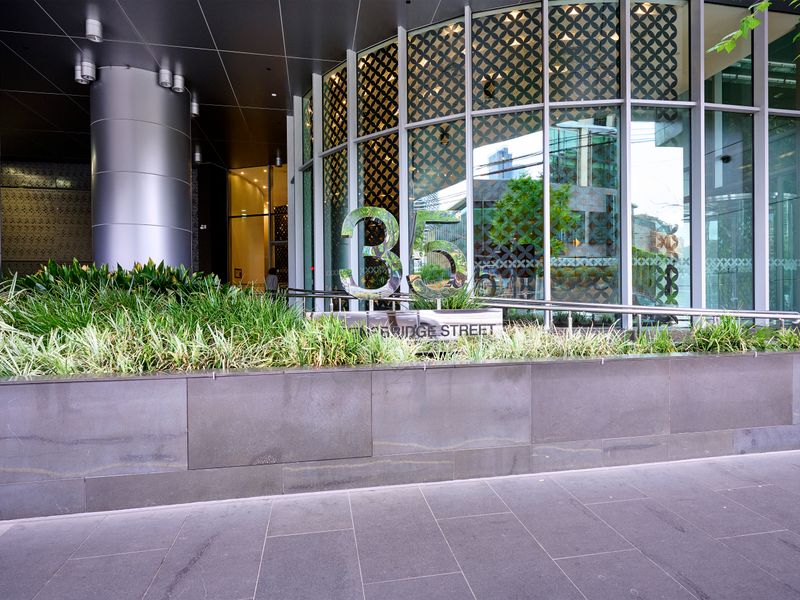 Grand lobby entrance of Prima Tower