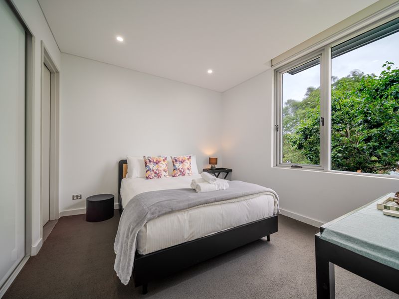 Spacious bedroom with leafy outlooks